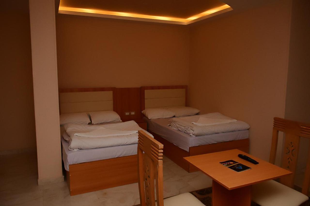 Grand Pyramids View Hotel Kair Zewnętrze zdjęcie