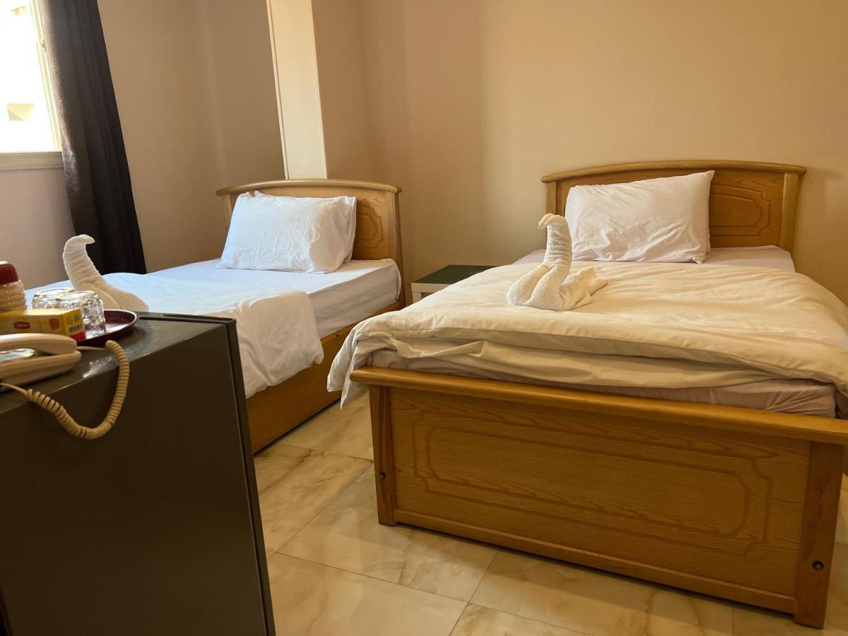 Grand Pyramids View Hotel Kair Zewnętrze zdjęcie