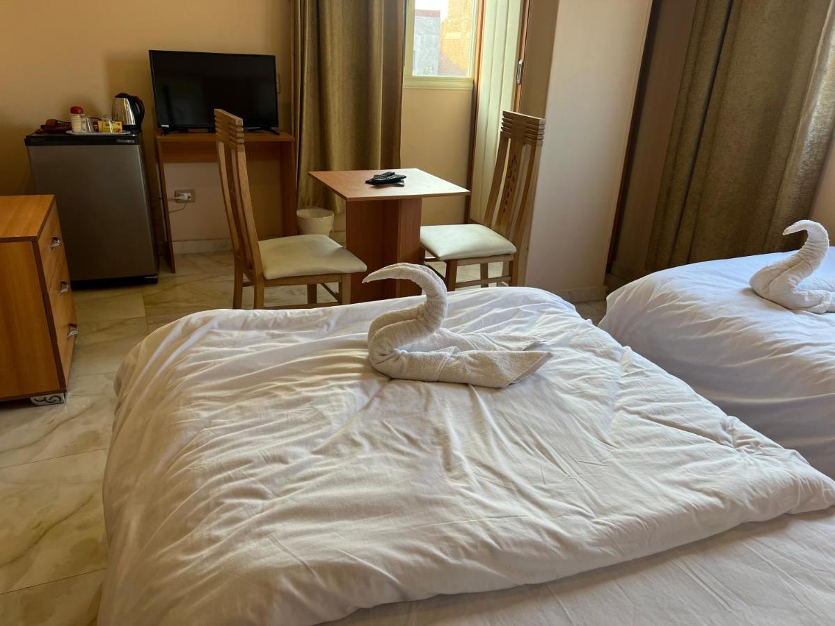 Grand Pyramids View Hotel Kair Zewnętrze zdjęcie